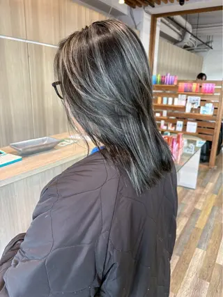 ミディアム カラー 岩崎 太陽のヘアスタイル
