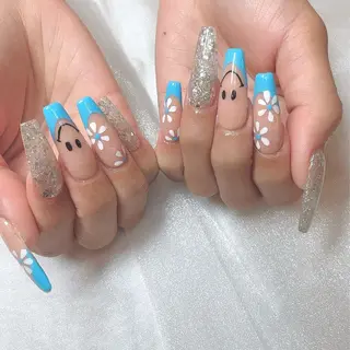 ネイル LOVE NAIL 店長　MIKAのネイルデザイン