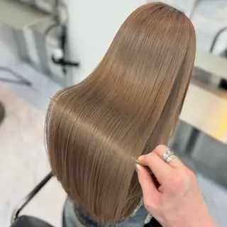 ロング カラー 🤍ハイトーン 🤍VIVIE🤍のヘアスタイル