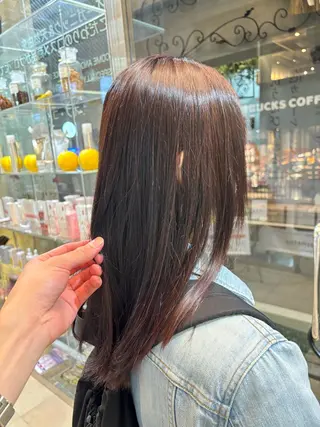 セミロング みやもと　りょうま/ 透明感カラー/表参道のヘアスタイル