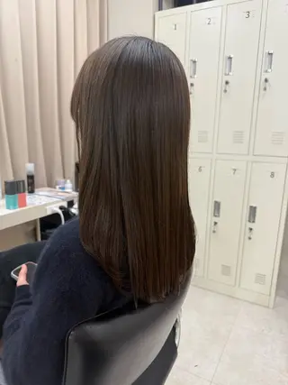 セミロング カラー haru 髪質改善サロンのヘアスタイル