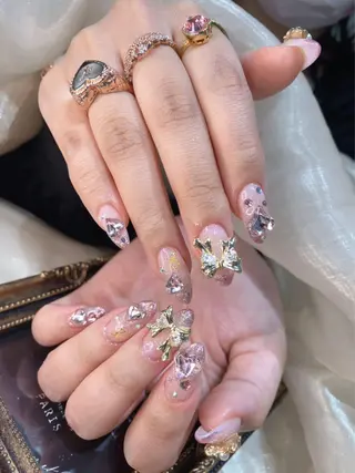 ネイル Queens 榊 まおのネイルデザイン