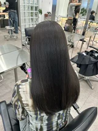 ロング ヘーゼルブラウン ゆりのヘアスタイル