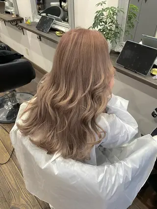 ロング バレイヤージュ 隅中秀弥のヘアスタイル