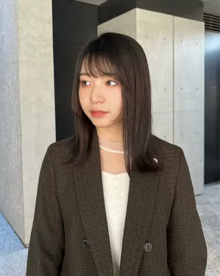 ミディアム 川上 莉歩のヘアスタイル