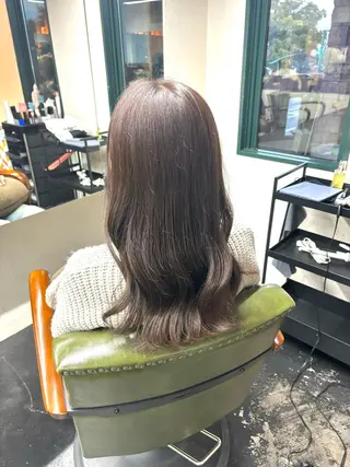 ロング カラー 岡村 莉穂のヘアスタイル