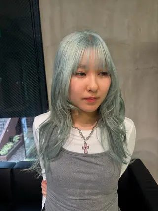 ロング ハイトーン/ ハイライト真柚🍨のヘアスタイル