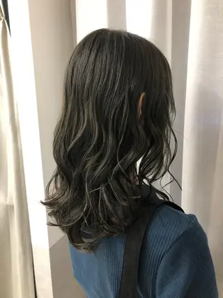 セミロング カラー ヘアアレンジ 天野 涼のヘアスタイル