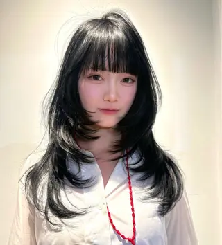 セミロング フェミニン/ 透明感カラー/ナツミのヘアスタイル