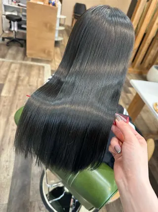 セミロング 金 春江のヘアスタイル