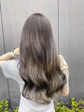 ロング カラー 山西 真琴のヘアスタイル