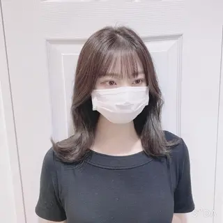 セミロング パーソナルカラー lapiax阿部のヘアスタイル