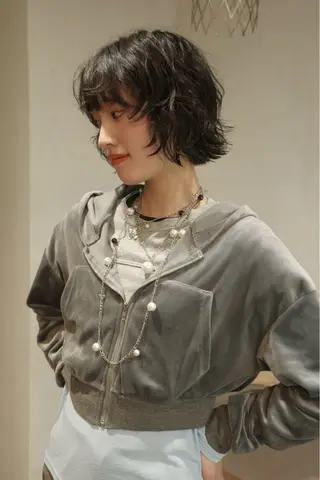 ショート パーマ ニュアンスパーマ🪿 透明感カラー岩波ゆいのヘアスタイル