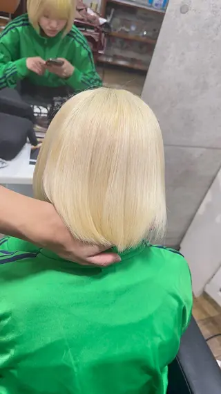 ショート カラー ブロンド/ピンク/ ミルクティー/アトムのヘアスタイル