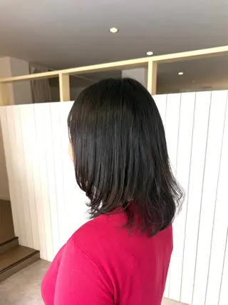 ミディアム 新井 美優のヘアスタイル