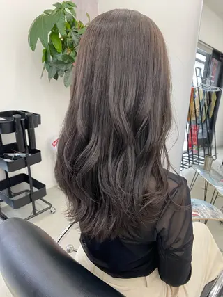 カラー MEMENTO YUZUのヘアスタイル