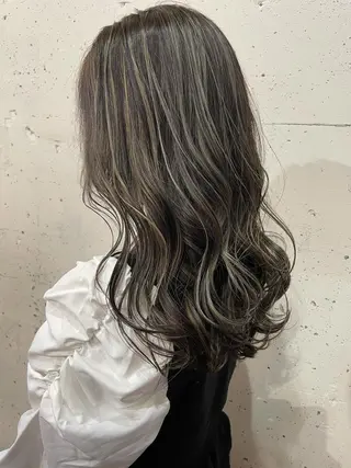ロング カラー 360°キレイな ショートカットのヘアスタイル