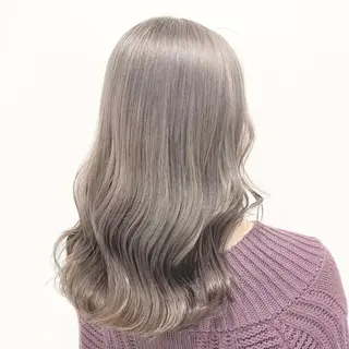 セミロング カラー ブリーチ縮毛矯正加藤 赤み無し透明感ヘアのヘアスタイル