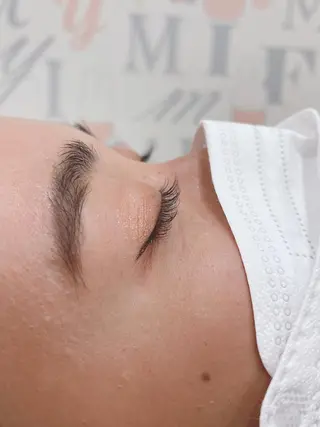 マツエク・マツパ ムラカミ .のヘアスタイル