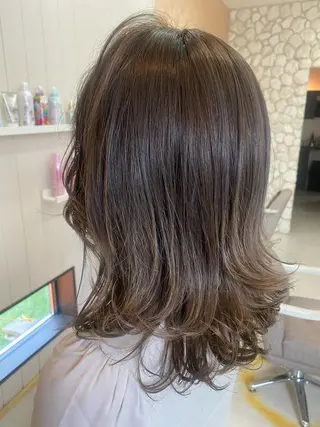 セミロング カラー 沼田 孝志のヘアスタイル
