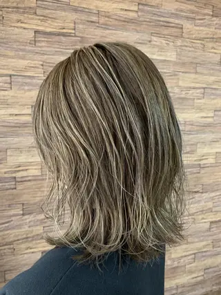 ミディアム カラー 有坂 里恵のヘアスタイル