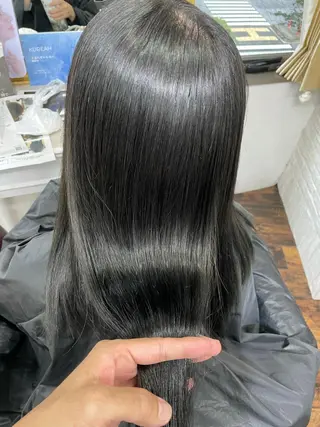 ミディアム カラー Soleria 田中慎一のヘアスタイル