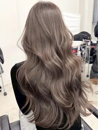 ロング 透明感カラー Lity🤍ྀིaiのヘアスタイル