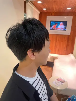 メンズ Poche 丸山 愛万音のヘアスタイル