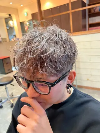 カラー 透明感・艶感 小坂隼斗のヘアスタイル