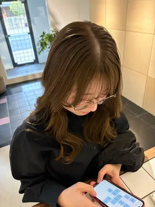 ロング Yui⭐️ 透け感カラーのヘアスタイル