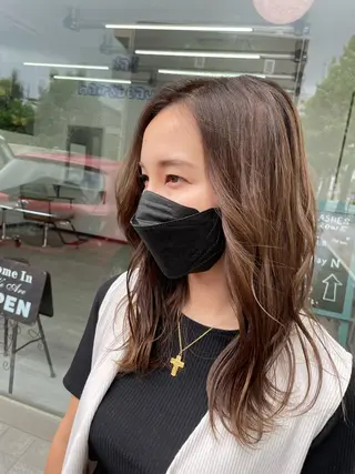 カラー オノ アカネのヘアスタイル