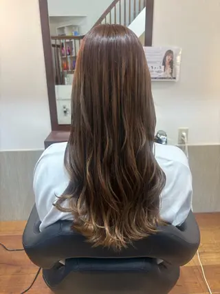 ロング 赤み消しオリーブ特化 柔らか縮毛矯正🌷辻のヘアスタイル