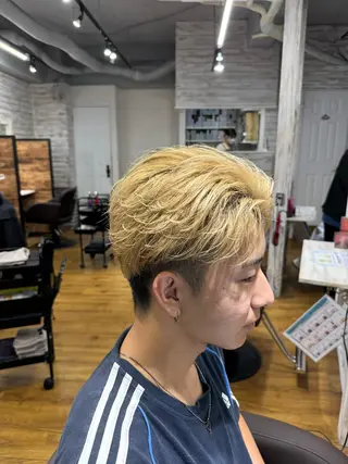 ショート カラー メンズ 東 拓己のヘアスタイル
