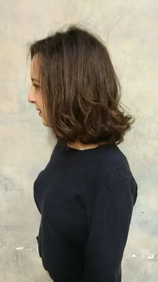 ミディアム 齋藤 愛美のヘアスタイル