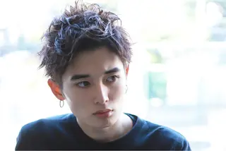 ショート カラー パーマ メンズ 千知岩 佑哉のヘアスタイル