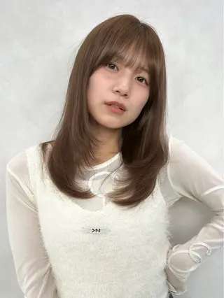 セミロング すずか ／艶感カラー🪽🫧のヘアスタイル