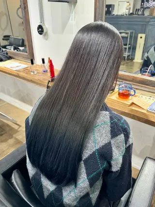 ロング カラー qin／ 天海／Amamiのヘアスタイル