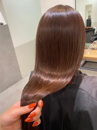 ロング 顔まわりカラー特化 赤津百合絵のヘアスタイル