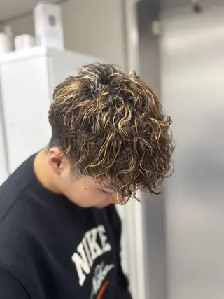 ショート メンズ パーマ&ブリーチ /飯牟田/GEAR.のヘアスタイル