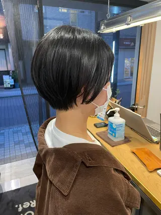 ショート 暖色カラー🍊 ボブ🌿顔周りcutのヘアスタイル