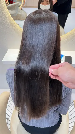 セミロング カラー 縮毛矯正✨🫧 レイヤー川村利幸のヘアスタイル