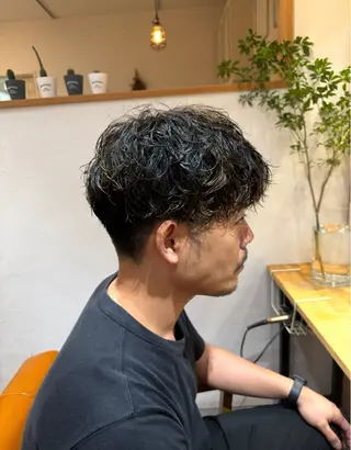 パーマ メンズ 🪻二宮俊カットモデ ル縮毛矯正募集🪻のヘアスタイル