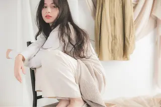 セミロング 顔周りの垢抜けヘア 立山愛梨のヘアスタイル