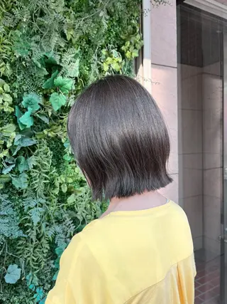 ショート 切りっぱなしボブ/ 艶カラー/綾莉のヘアスタイル