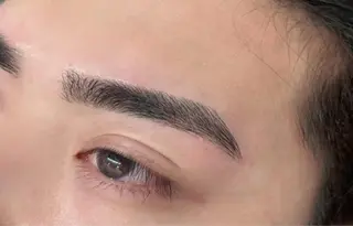 メンズ アイブロウ 栗原 ひかるの眉毛・アイブロウイメージ