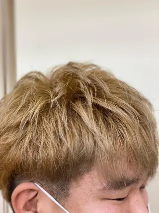 カラー SALOWIN栄 高須大貴のヘアスタイル
