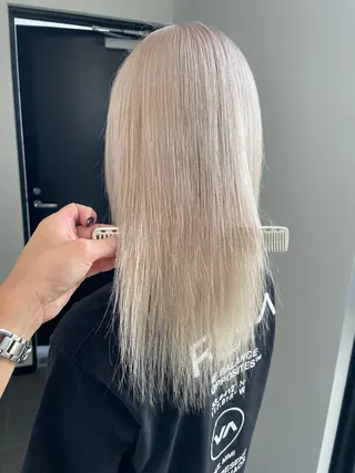 セミロング カラー YUI/ ブリーチカラー🌷のヘアスタイル