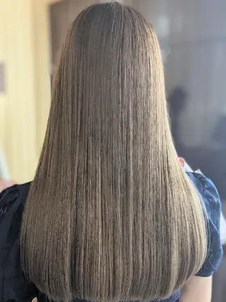 ロング 井上 真貴子のヘアスタイル