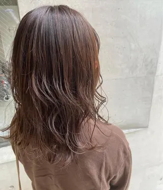 ミディアム なつめ🐶ショート ベージュカラーのヘアスタイル