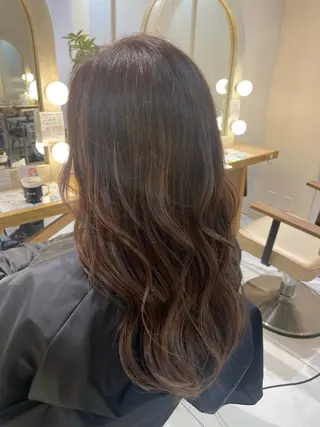 ロング カラー ヘアアレンジ ブリーチなしカラー/ 暖色カラー/艶カラーのヘアスタイル